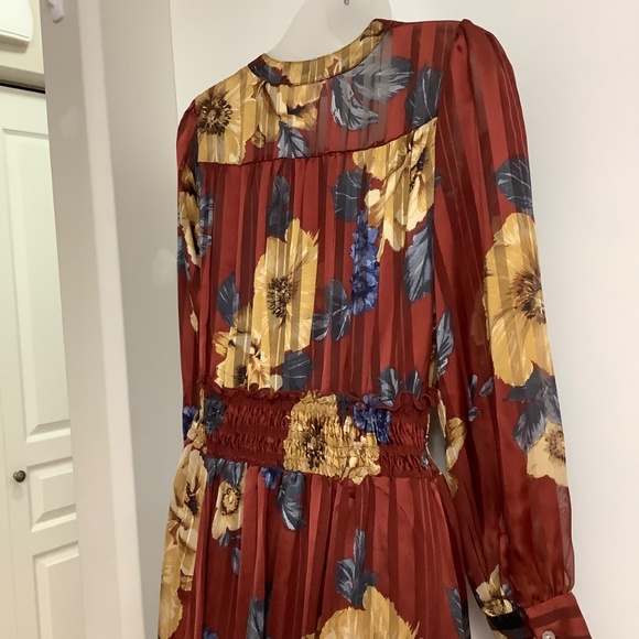 Kate Lily Beautiful Dress fits Medium - Picture 10 of 15